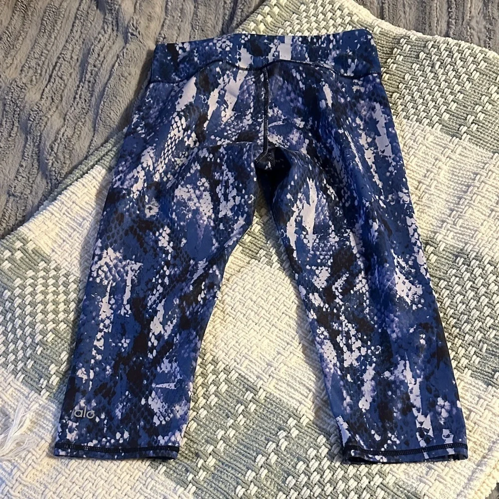 Women’s Alo cropped leggings